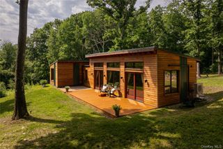 60 Under Mountain Road, Copake, NY 12516