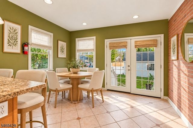 17 Ballantine St, Roxbury Twp., NJ 07847