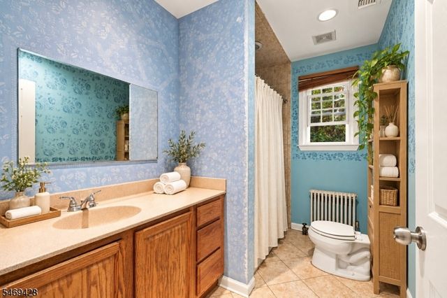 17 Ballantine St, Roxbury Twp., NJ 07847