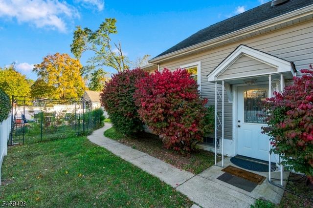 17 Ballantine St, Roxbury Twp., NJ 07847