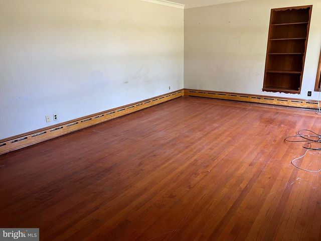 571 AND 533 W SHERMAN AVE, Vineland, NJ 08360