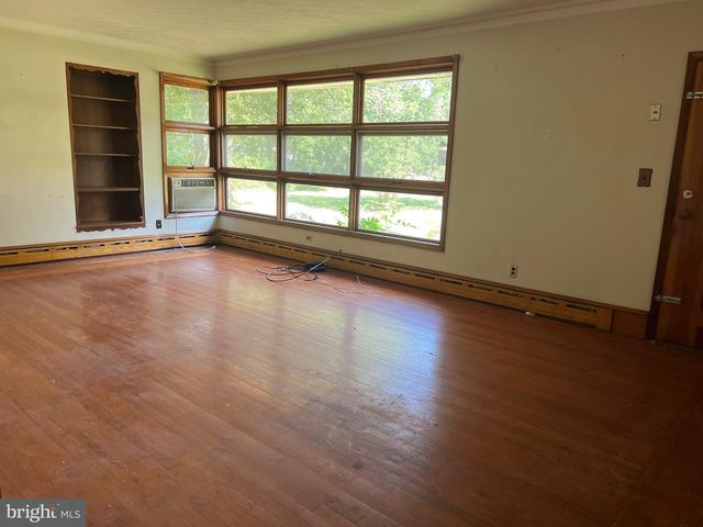 571 AND 533 W SHERMAN AVE, Vineland, NJ 08360