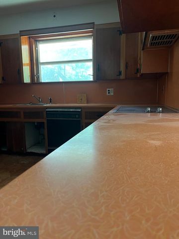 571 AND 533 W SHERMAN AVE, Vineland, NJ 08360