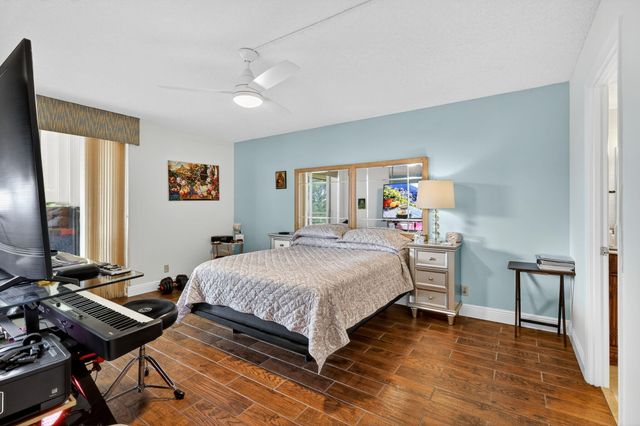 5340 NW 2nd Avenue 421, Boca Raton, FL 33487