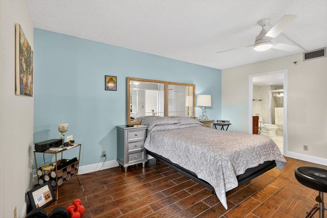 5340 NW 2nd Avenue 421, Boca Raton, FL 33487