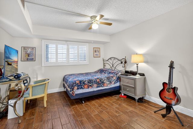 5340 NW 2nd Avenue 421, Boca Raton, FL 33487