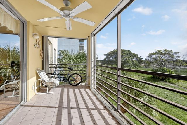 5340 NW 2nd Avenue 421, Boca Raton, FL 33487