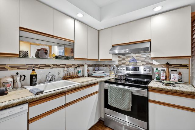 5340 NW 2nd Avenue 421, Boca Raton, FL 33487