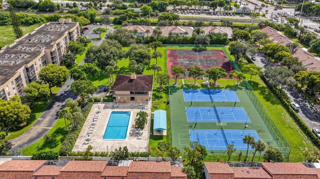 5340 NW 2nd Avenue 421, Boca Raton, FL 33487