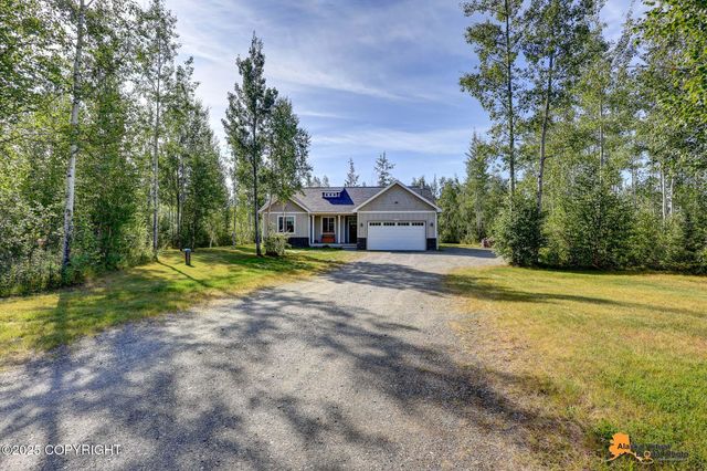 3066 S Lions Circle, Big Lake, AK 99652