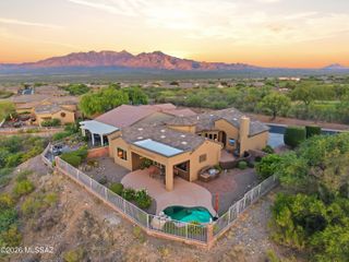 2208 W Bassett Peak Drive, Green Valley, AZ 85622