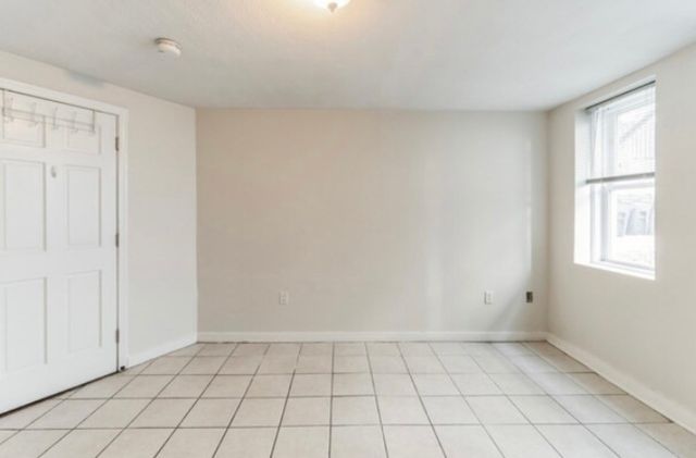 204 H St 1, Boston, MA 02127