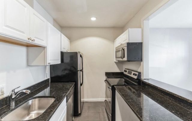 204 H St 1, Boston, MA 02127