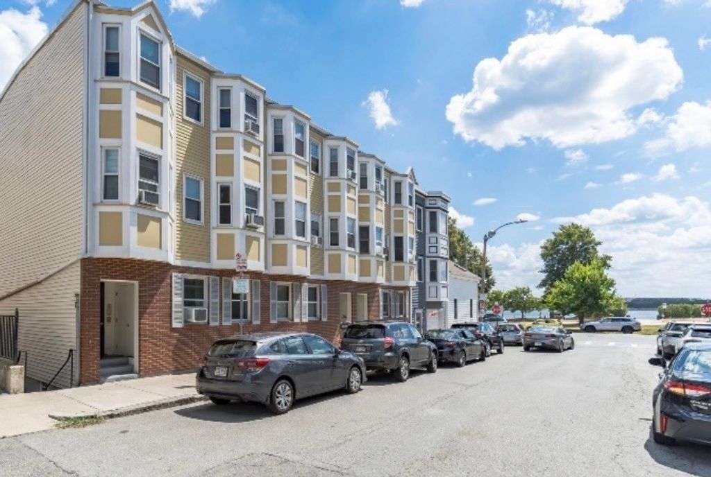 204 H St 1, Boston, MA 02127