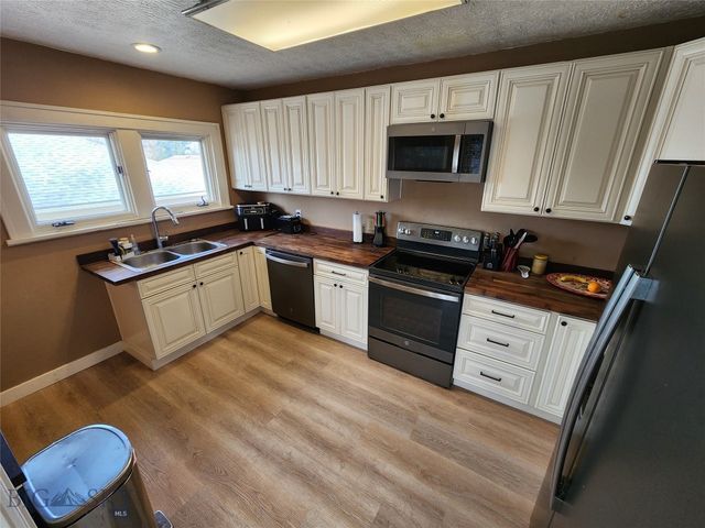 3301 1st Avenue N, Great Falls, MT 59401