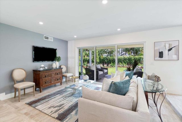 100 NW 18th Street, Delray Beach, FL 33444