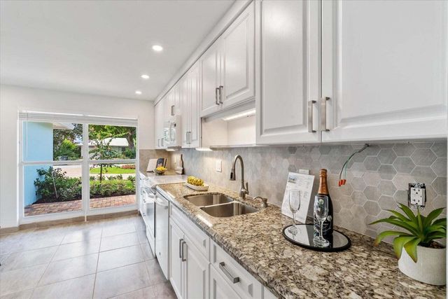 100 NW 18th Street, Delray Beach, FL 33444