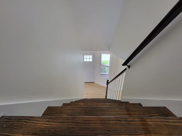 6 Lakeview Street, East Hampton, CT 06424
