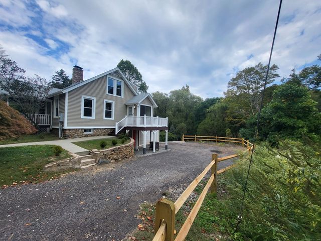 6 Lakeview Street, East Hampton, CT 06424