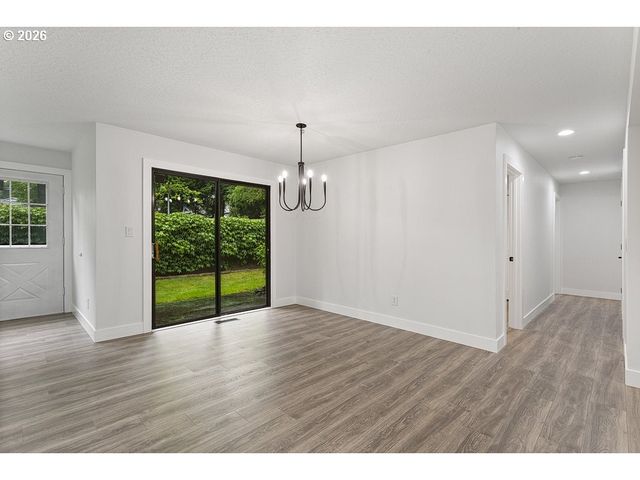 512 Sw EASTMAN Pkwy, Gresham, OR 97080