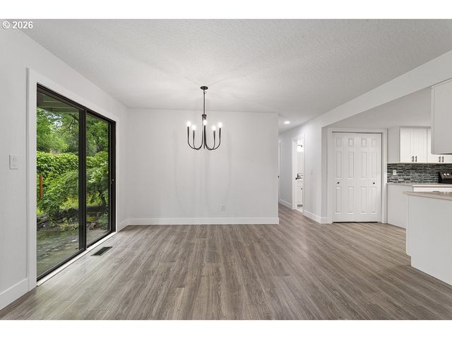 512 Sw EASTMAN Pkwy, Gresham, OR 97080