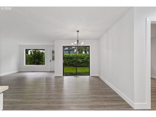 512 Sw EASTMAN Pkwy, Gresham, OR 97080
