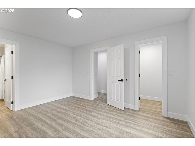 512 Sw EASTMAN Pkwy, Gresham, OR 97080