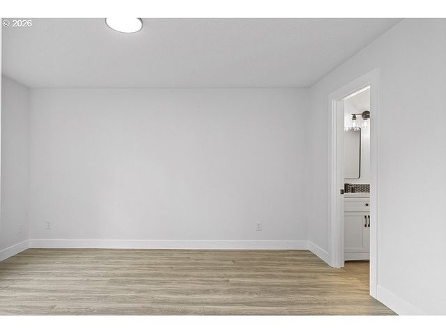 512 Sw EASTMAN Pkwy, Gresham, OR 97080