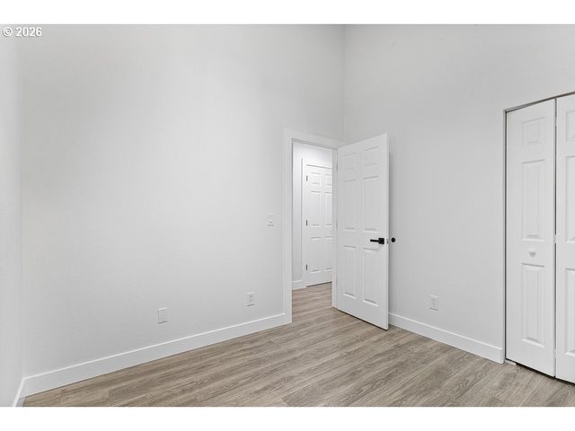 512 Sw EASTMAN Pkwy, Gresham, OR 97080