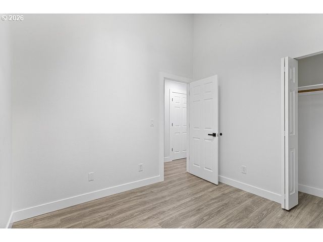 512 Sw EASTMAN Pkwy, Gresham, OR 97080