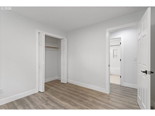 512 Sw EASTMAN Pkwy, Gresham, OR 97080