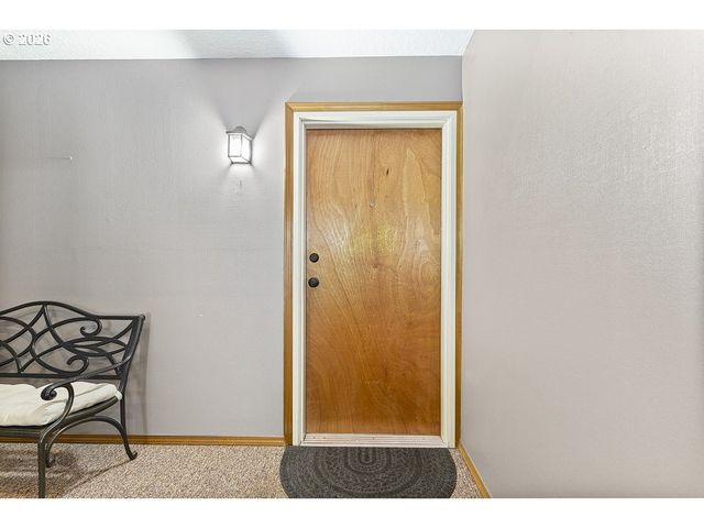 512 Sw EASTMAN Pkwy, Gresham, OR 97080