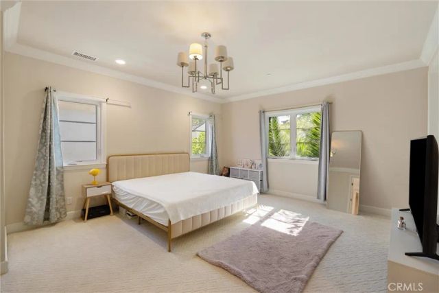 586 S 2nd Avenue B, Arcadia, CA 91006