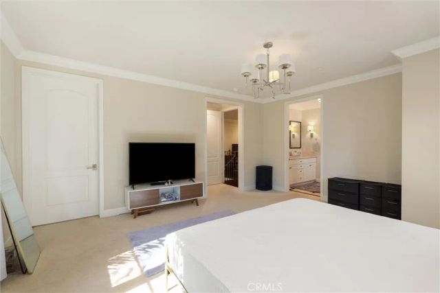 586 S 2nd Avenue B, Arcadia, CA 91006