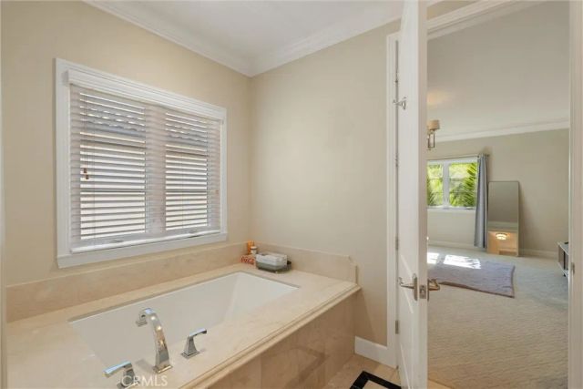 586 S 2nd Avenue B, Arcadia, CA 91006