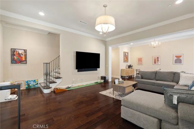 586 S 2nd Avenue B, Arcadia, CA 91006