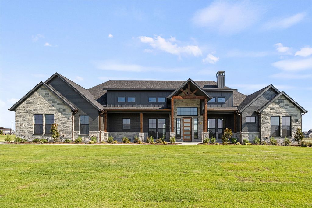 4820 Sasha Way, Caddo Mills, TX 75135