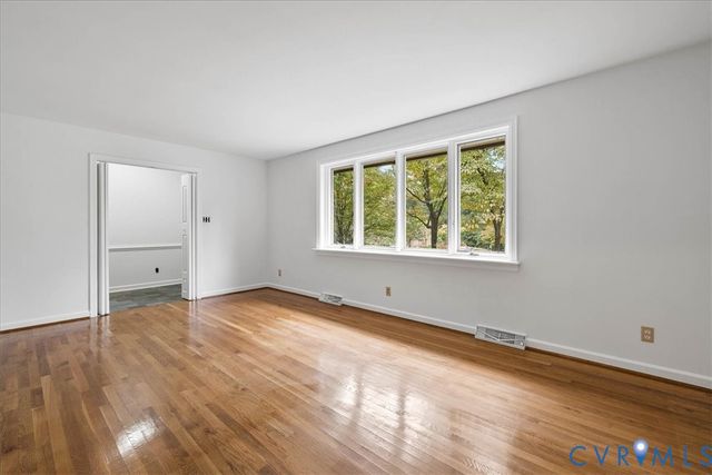 1304 Wellington Rd, Colonial Heights, VA 23834