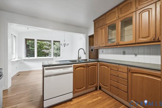 1304 Wellington Rd, Colonial Heights, VA 23834