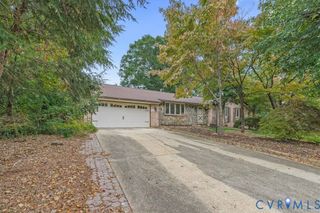 1304 Wellington Rd, Colonial Heights, VA 23834