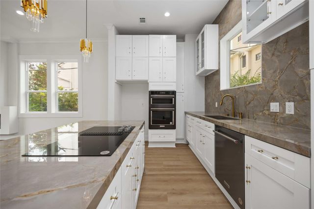 1413 Stanford Street, Houston, TX 77019