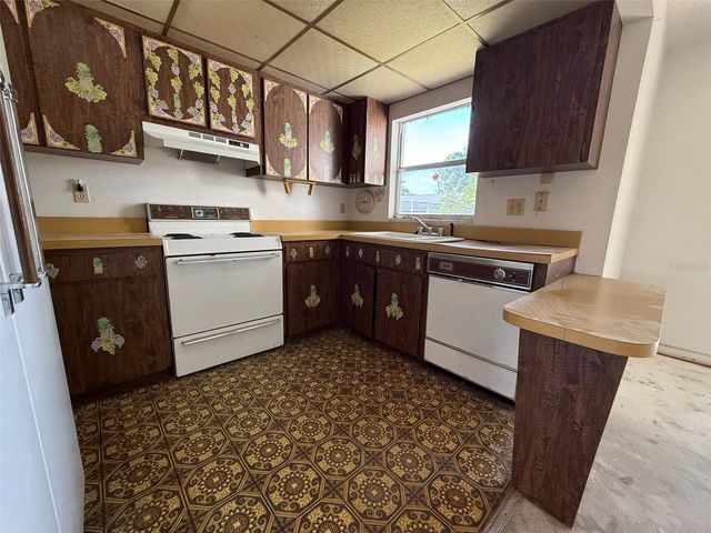 7026 68TH AVENUE N, Pinellas Park, FL 33781