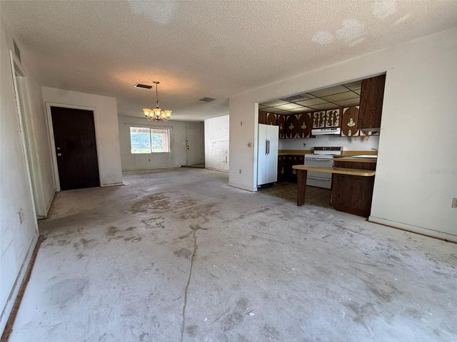 7026 68TH AVENUE N, Pinellas Park, FL 33781