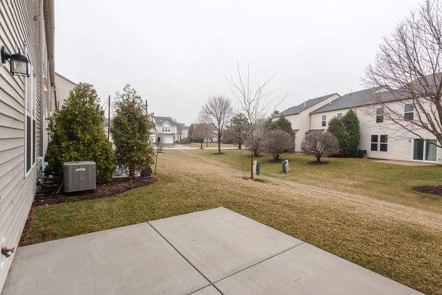 1437 CRIMSON Lane, Yorkville, IL 60560