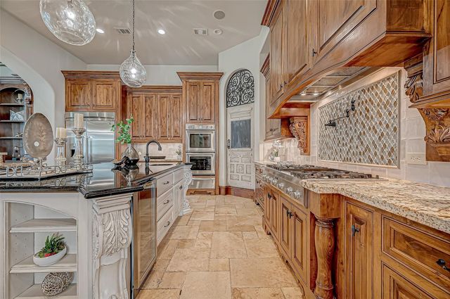 3 Congressional Circle, Spring, TX 77389