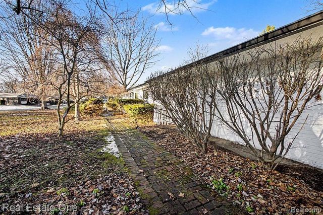 7251 Cottonwood Knoll, West Bloomfield, MI 48322