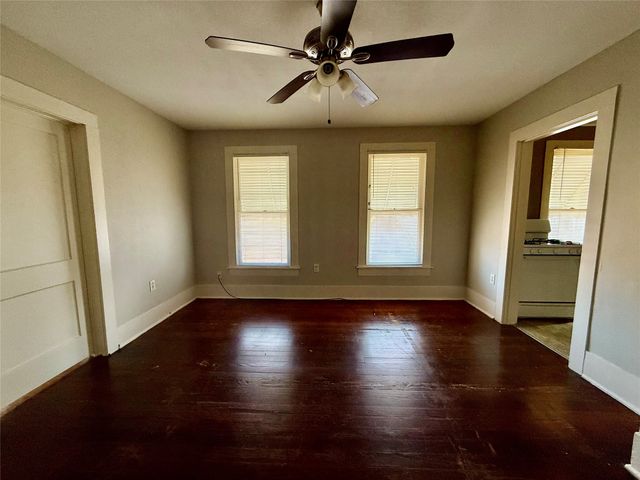 3100 Avenue G 200, Fort Worth, TX 76105