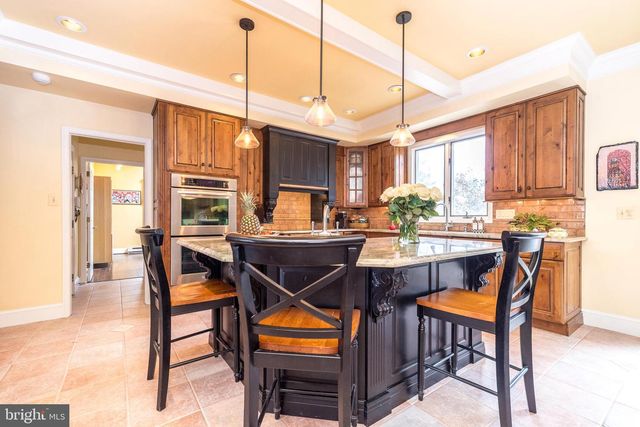 1710 THORNBURY LN, Maple Glen, PA 19002