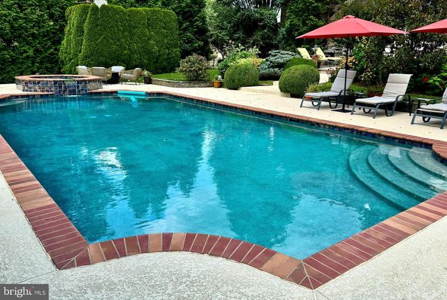 1710 THORNBURY LN, Maple Glen, PA 19002