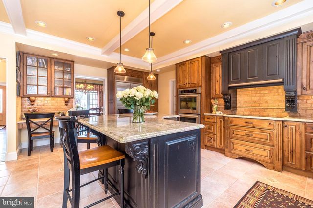 1710 THORNBURY LN, Maple Glen, PA 19002